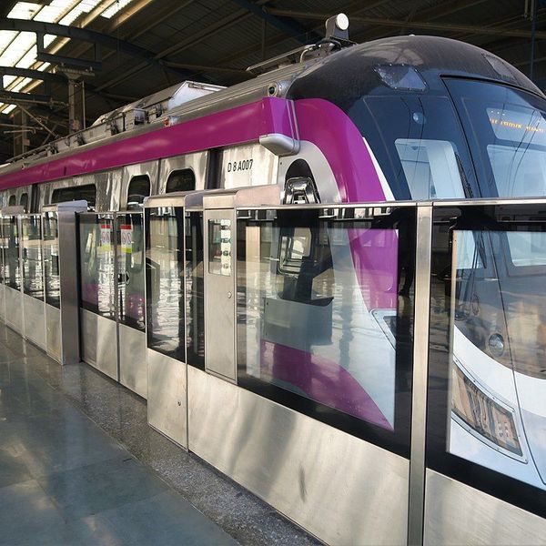 Delhi Metro Train Essay Examples