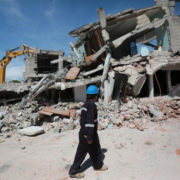 Earthquake Disaster Essay Examples