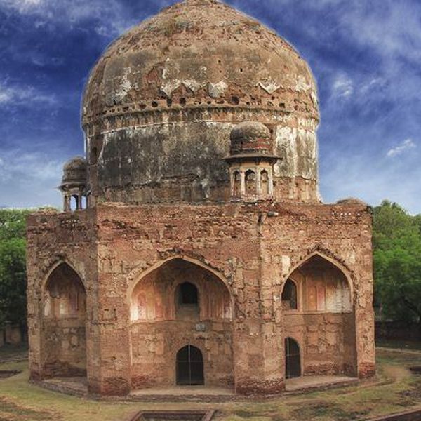 Historical Places Of Lahore Essay Examples