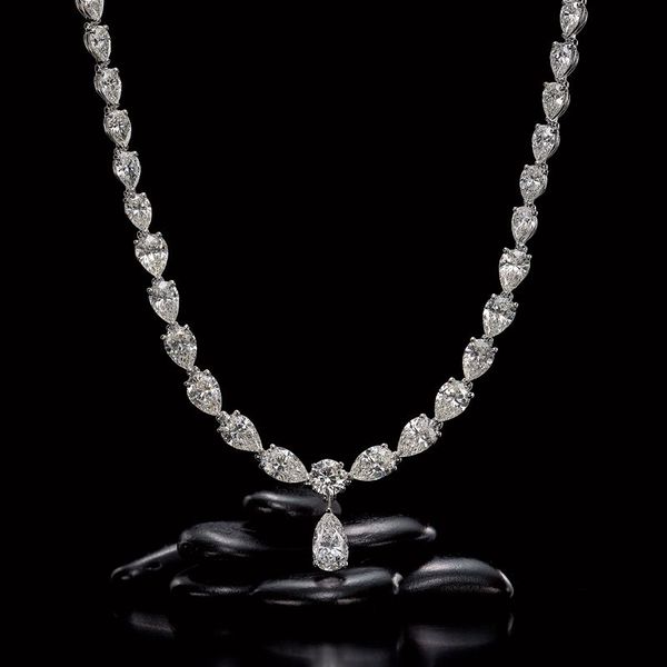 The Diamond Necklace Essay Examples